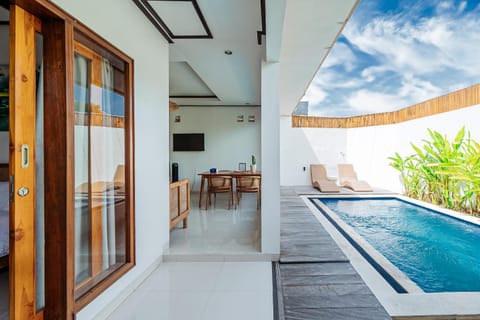 Property building, Swimming pool