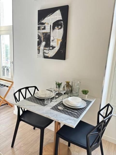 Mimosa Roanne centre-ville - Parking & Clim Apartment in Auvergne-Rhône-Alpes