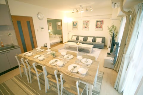 Kitchen or kitchenette, Living room
