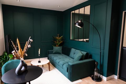 Living room, Seating area