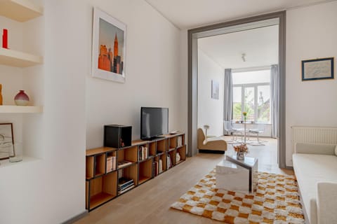 Library, TV and multimedia, Living room, Seating area