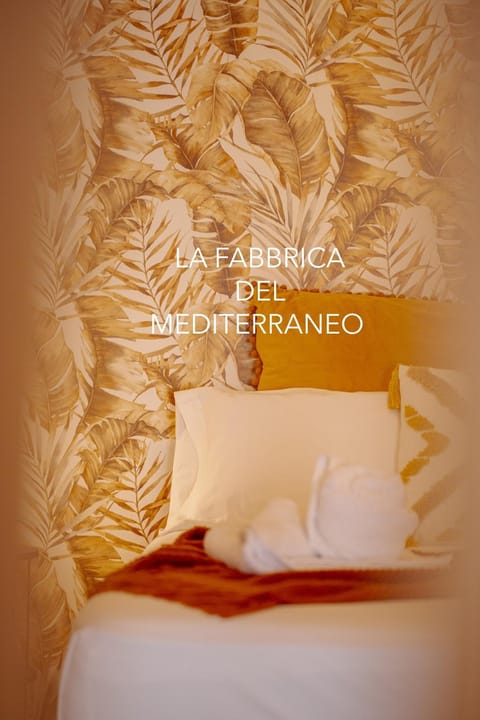 Bed, Text overlay, towels