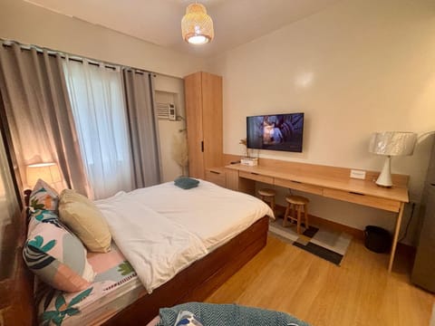 Communal lounge/ TV room, Bed, TV and multimedia, Photo of the whole room, Evening entertainment