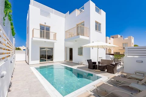 Patio, Day, Balcony/Terrace, Pool view, Swimming pool