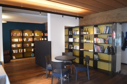 Library, Lounge or bar, Decorative detail