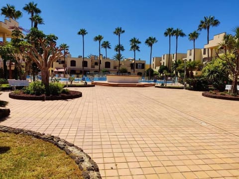Property building, Day, Garden, Garden view, Pool view, Swimming pool