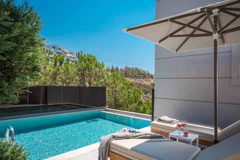 Pool view, Swimming pool, sunbed