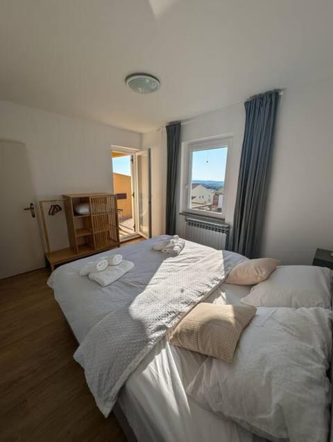 Bed, Bedroom, towels, wardrobe