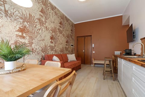 Kitchen or kitchenette, Living room, Seating area, stove