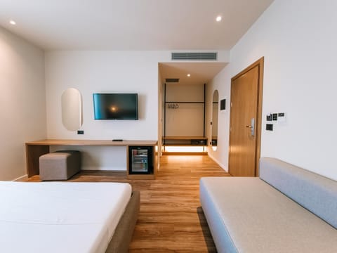 TV and multimedia, Bedroom, locker, minibar, wardrobe