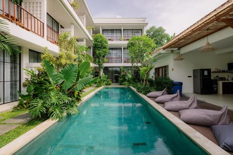 Property building, Swimming pool