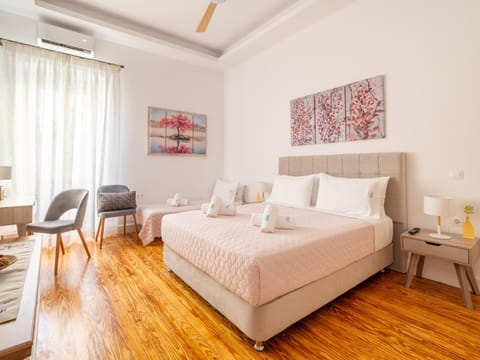 Photo of the whole room, Bedroom