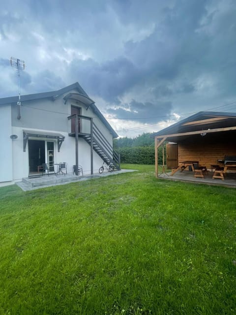 Property building, BBQ facilities, Garden