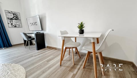 TV and multimedia, Decorative detail, Dining area, air conditioner