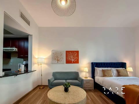 Bed, Kitchen or kitchenette, Decorative detail, toaster, air conditioner