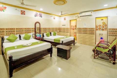 Bed, Photo of the whole room, Bedroom, air conditioner