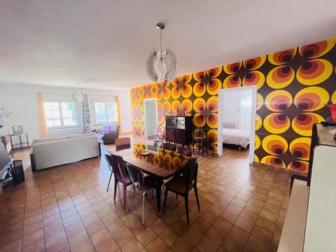 Living room, Dining area