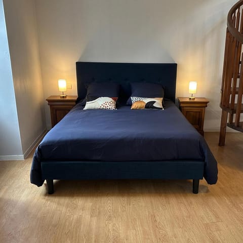Bed, Bedroom