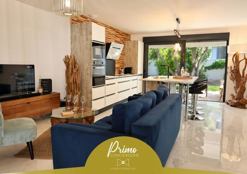 TV and multimedia, Living room, Dining area, oven, kitchen