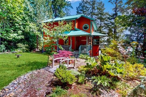 Triton Treasure House in Brinnon