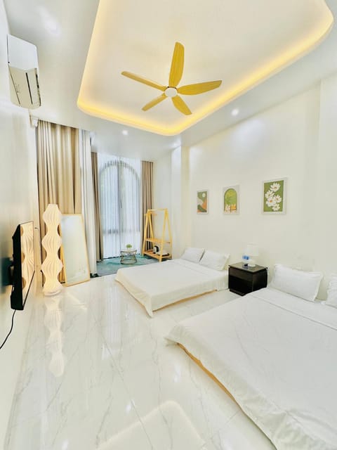 Bed, TV and multimedia, Photo of the whole room, Bedroom, towels, air conditioner
