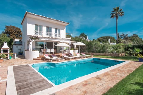 Property building, Garden view, Pool view, sunbed