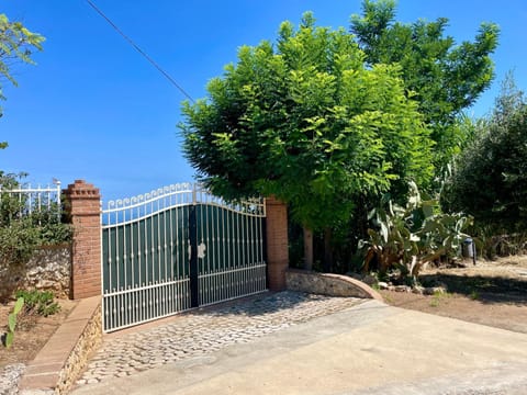 Facade/entrance, View (from property/room), Street view, Quiet street view