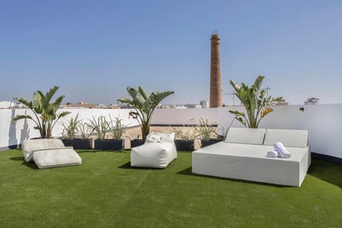 Property building, Balcony/Terrace, Living room