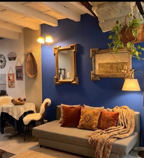 Living room, Autumn