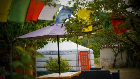 Yourte traditionnelle mongole Luxury tent in Auvergne-Rhône-Alpes