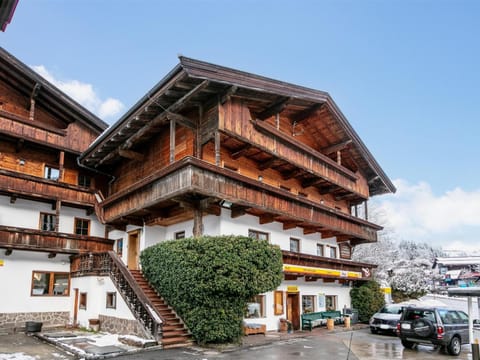 Property building, Winter