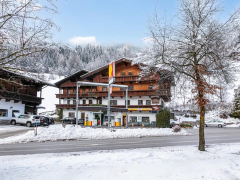 Property building, Winter