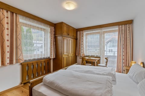Bed, Balcony/Terrace, Photo of the whole room, Bedroom, wardrobe