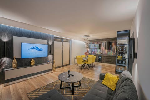 Living room, Dining area, kitchen