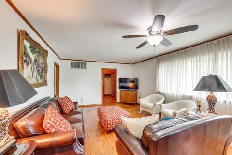 Mt Ida Home with Patio 11 Mi to Lake Ouachita! House in Arkansas