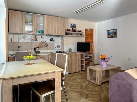 Living room, Dining area, kitchen
