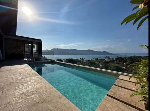 Pool view, Sea view
