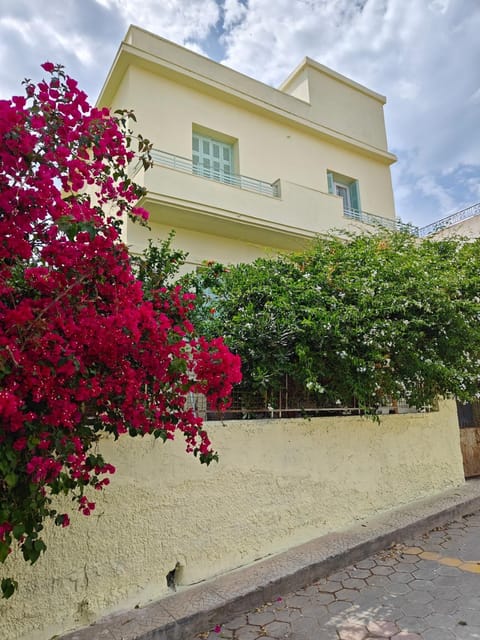 Property building, Garden, Balcony/Terrace