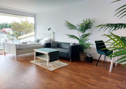Bed, Balcony/Terrace, Living room, Seating area, Dining area