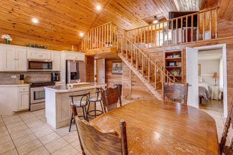 Greers Ferry Home with Fire Pit Near Shiloh Marina! House in Greers Ferry Lake