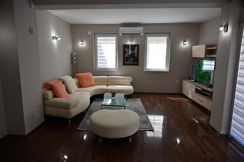 Villa Continental House in Bitola