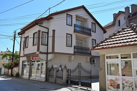 Villa Continental House in Bitola