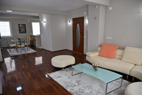 Villa Continental House in Bitola