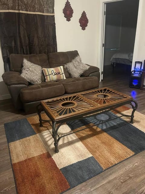 The LagoonSide LoungeAway Apartment in La Marque