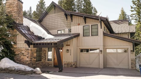 Basecamp House in Solitude