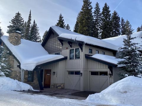 Basecamp House in Solitude