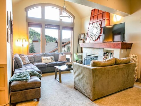 Three Bears Hideaway House in Wasatch County