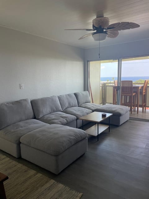 Beautiful Ocean View Downtown Getaway Apartment in Holualoa