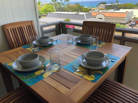 Beautiful Ocean View Downtown Getaway Apartment in Holualoa