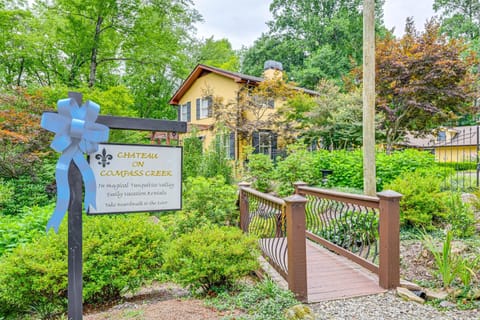Chateau on Compass Creek Quiet Hayesville Escape Apartment in Shooting Creek
